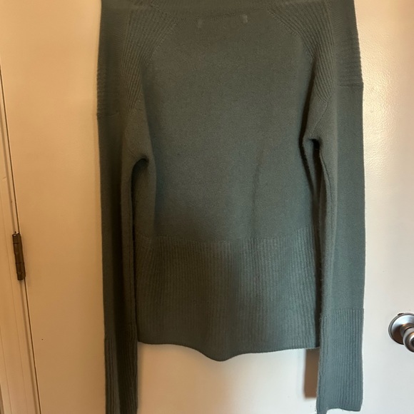 Project Naadam 100% Cashmere Light Blue Sweater size medium - Picture 8 of 8